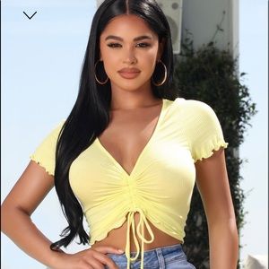 SUMMER YELLOW CROP TOP NEVER WORN